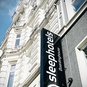 Check-in Hotel